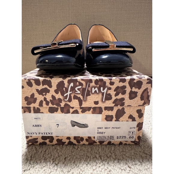 Tuckernuck - FRENCH SOLE - Navy Abby Heels - Picture 5 of 8